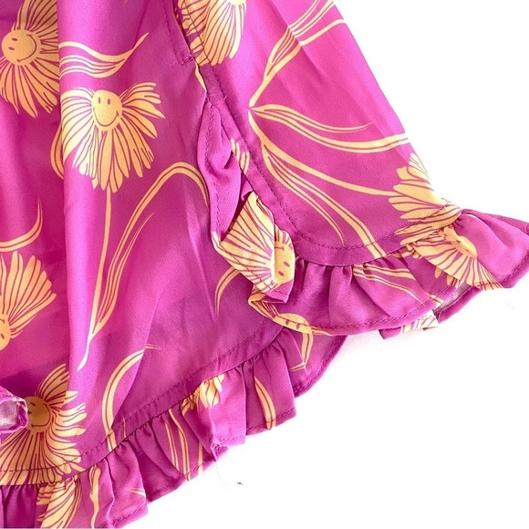 SMILEY x UNIQUE VINTAGE Pink Floral Belted Shorts NWT - Picture 7 of 9